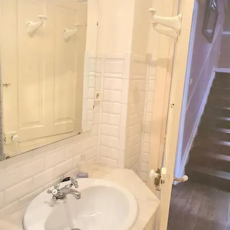 Mima's House - La Casa De Mima * Comillas