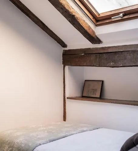 Mima's House - La Casa De Mima * Comillas